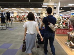 03_巨大モールのある暮らし・協力者の方とモールを巡る
